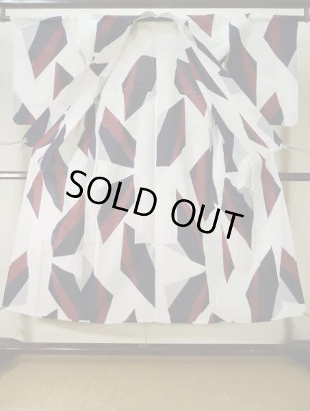 画像2: L0309J  浴衣(日本製) 女性用着物  麻   オフ ホワイト, 抽象的模様 【中古】 【USED】 【リサイクル】 ★★★☆☆ (2)