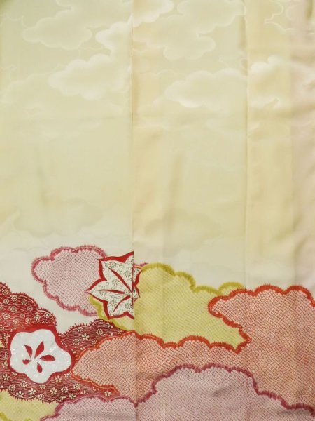 画像6: L0309R  振袖 女性用着物  シルク(正絹) スモーキーな  グリーン(緑), 梅 【中古】 【USED】 【リサイクル】 ★★★☆☆ (6)