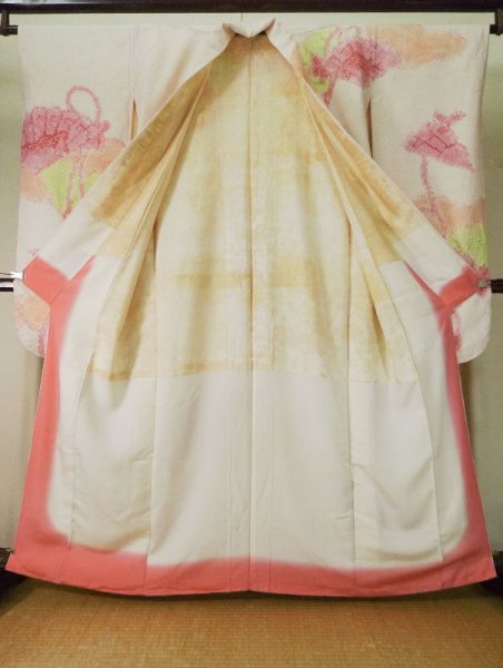 画像3: L0309T  振袖 女性用着物  シルク(正絹) スモーキーな クリーミーな カーキ, 雲 【中古】 【USED】 【リサイクル】 ★★★☆☆ (3)