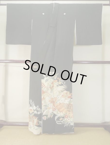 画像2: L0316A  留袖 女性用着物  シルク（正絹）   黒, 花 【中古】 【USED】 【リサイクル】 ★★☆☆☆ (2)