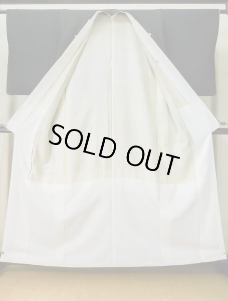 画像3: L0316A  留袖 女性用着物  シルク（正絹）   黒, 花 【中古】 【USED】 【リサイクル】 ★★☆☆☆ (3)