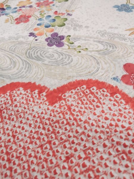 画像13: L0316E  振袖 女性用着物  シルク(正絹) シャイニーな  オフ ホワイト, 花 【中古】 【USED】 【リサイクル】 ★★★☆☆ (13)