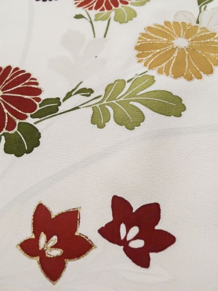 画像10: L0316G  訪問着 女性用着物  シルク(正絹)   オフ ホワイト, 菊 【中古】 【USED】 【リサイクル】 ★★☆☆☆ (10)