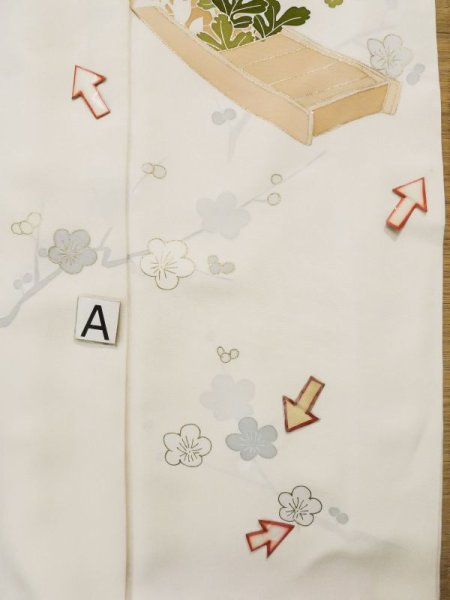 画像17: L0316G  訪問着 女性用着物  シルク(正絹)   オフ ホワイト, 菊 【中古】 【USED】 【リサイクル】 ★★☆☆☆ (17)