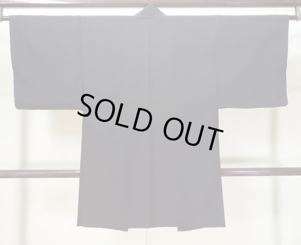 画像2: L0318N  男性用羽織 男性用着物 裏地：色紙絵 シルク（正絹）   黒, 小さな点々 【中古】 【USED】 【リサイクル】 ★☆☆☆☆ (2)