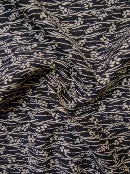 画像10: L0330M  羽織 女性用着物  シルク(正絹)   黒, 花 【中古】 【USED】 【リサイクル】 ★★★☆☆ (10)