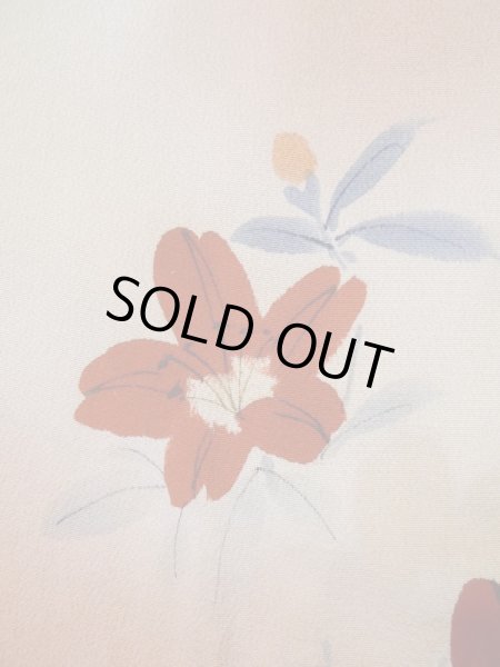 画像9: L0331C  襦袢 女性用着物 金紗縮緬 シルク(正絹) クリーミーな  ベージュ, 花 ダークな【中古】 【USED】 【リサイクル】 ★★☆☆☆ (9)