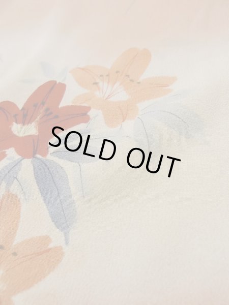 画像10: L0331C  襦袢 女性用着物 金紗縮緬 シルク(正絹) クリーミーな  ベージュ, 花 ダークな【中古】 【USED】 【リサイクル】 ★★☆☆☆ (10)