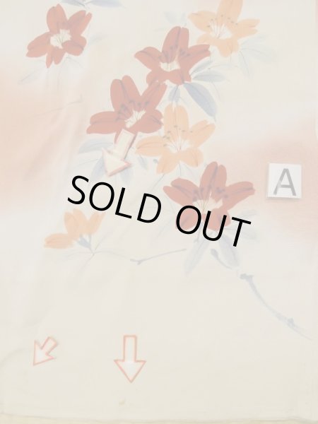 画像16: L0331C  襦袢 女性用着物 金紗縮緬 シルク(正絹) クリーミーな  ベージュ, 花 ダークな【中古】 【USED】 【リサイクル】 ★★☆☆☆ (16)