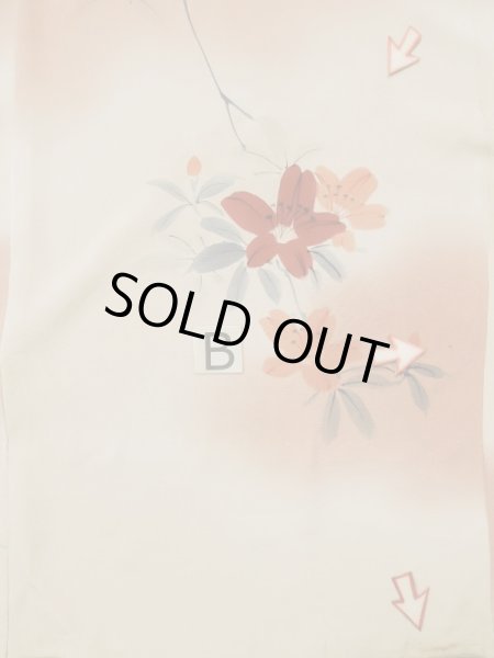 画像17: L0331C  襦袢 女性用着物 金紗縮緬 シルク(正絹) クリーミーな  ベージュ, 花 ダークな【中古】 【USED】 【リサイクル】 ★★☆☆☆ (17)