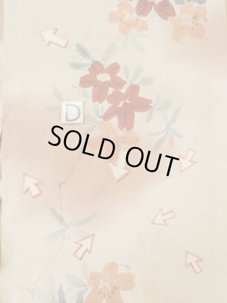 画像19: L0331C  襦袢 女性用着物 金紗縮緬 シルク(正絹) クリーミーな  ベージュ, 花 ダークな【中古】 【USED】 【リサイクル】 ★★☆☆☆ (19)