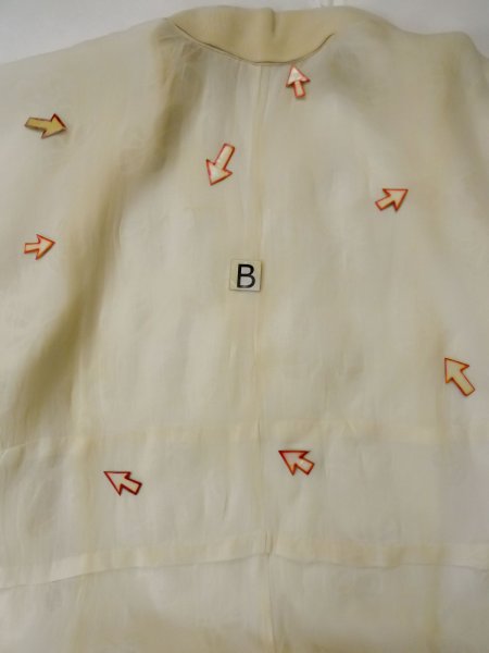 画像15: L0406G  襦袢 女性用着物 使用感あり。 麻   オフ ホワイト,  【中古】 【USED】 【リサイクル】 ★☆☆☆☆ (15)