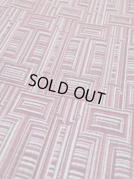 画像8: L0414I 半幅帯 女性用着物 化繊 グレーがかった  赤 幾何学模様 【中古】 【USED】 【リサイクル】 ★☆☆☆☆ (8)