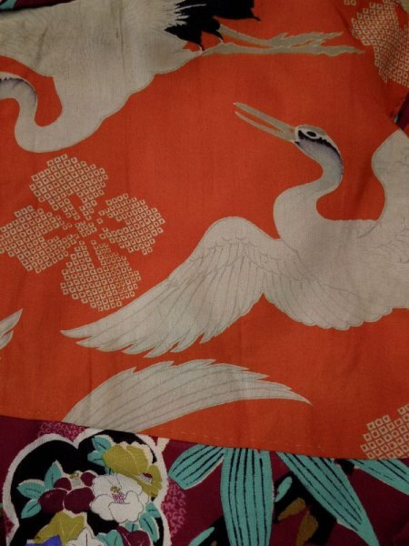 画像15: L0420R  羽織 女性用着物 ほつれ多数。 シルク(正絹) 淡い  赤, 梅 【中古】 【USED】 【リサイクル】 ★☆☆☆☆ (15)