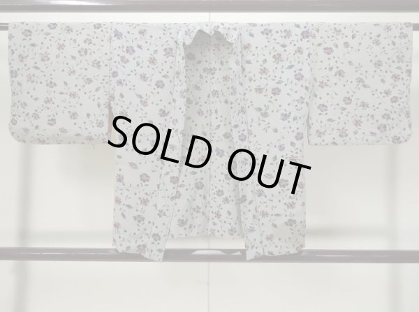 画像1: L0421A  羽織 女性用着物  シルク（正絹） スモーキーな 淡い 朱赤, 花 【中古】 【USED】 【リサイクル】 ★☆☆☆☆ (1)