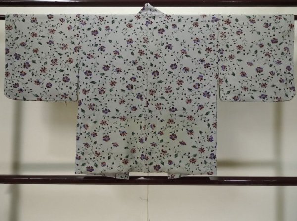 画像2: L0421A  羽織 女性用着物  シルク(正絹) スモーキーな 淡い 朱赤, 花 【中古】 【USED】 【リサイクル】 ★☆☆☆☆ (2)