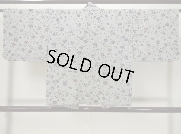 画像2: L0421A  羽織 女性用着物  シルク（正絹） スモーキーな 淡い 朱赤, 花 【中古】 【USED】 【リサイクル】 ★☆☆☆☆ (2)