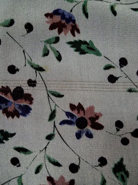 画像6: L0421A  羽織 女性用着物  シルク(正絹) スモーキーな 淡い 朱赤, 花 【中古】 【USED】 【リサイクル】 ★☆☆☆☆ (6)