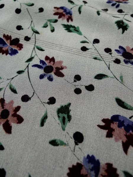 画像9: L0421A  羽織 女性用着物  シルク(正絹) スモーキーな 淡い 朱赤, 花 【中古】 【USED】 【リサイクル】 ★☆☆☆☆ (9)