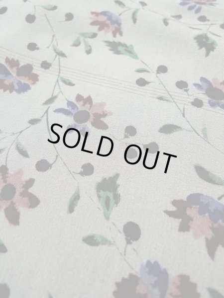 画像9: L0421A  羽織 女性用着物  シルク（正絹） スモーキーな 淡い 朱赤, 花 【中古】 【USED】 【リサイクル】 ★☆☆☆☆ (9)