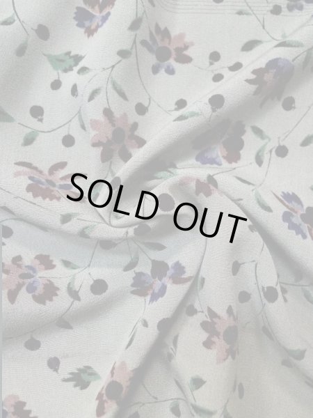 画像11: L0421A  羽織 女性用着物  シルク（正絹） スモーキーな 淡い 朱赤, 花 【中古】 【USED】 【リサイクル】 ★☆☆☆☆ (11)