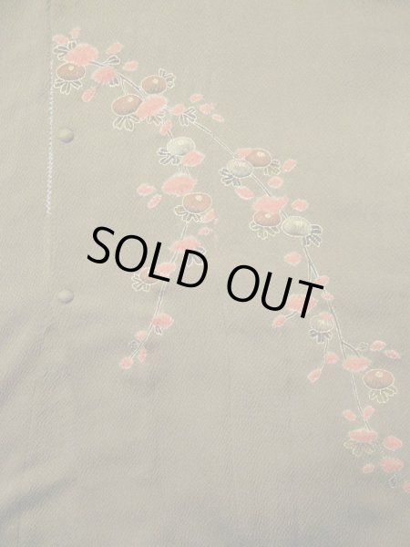 画像3: L0421Q Mint  道行 女性用着物  シルク(正絹) クリーミーな グレイッシュ オリーブ, 菊 【中古】 【USED】 【リサイクル】 ★★★★★ (3)