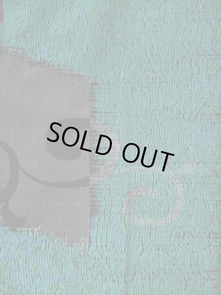 画像3: L0421T  道行 女性用着物 他ダメージ シルク（正絹） クリーミーな シャーベット グレー（灰色）, 唐草 【中古】 【USED】 【リサイクル】 ★☆☆☆☆ (3)