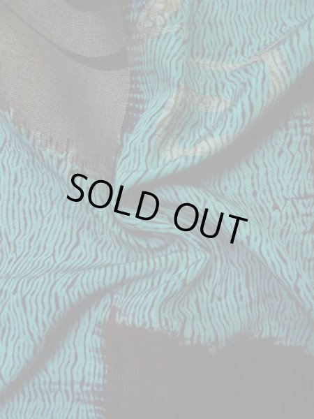 画像14: L0421T  道行 女性用着物 他ダメージ シルク（正絹） クリーミーな シャーベット グレー（灰色）, 唐草 【中古】 【USED】 【リサイクル】 ★☆☆☆☆ (14)