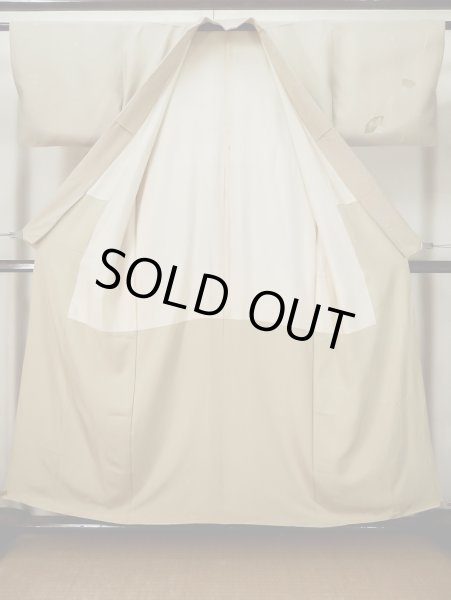 画像2: L0426G  付下げ 女性用着物  シルク(正絹) グレイッシュ  アイボリー, 梅 【中古】 【USED】 【リサイクル】 ★★★☆☆ (2)