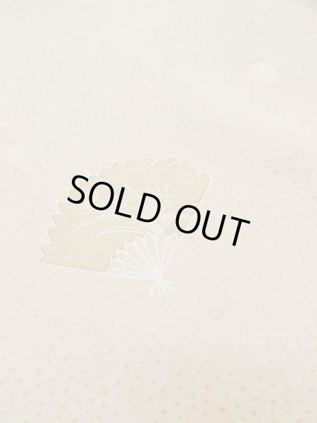 画像7: L0426G  付下げ 女性用着物  シルク(正絹) グレイッシュ  アイボリー, 梅 【中古】 【USED】 【リサイクル】 ★★★☆☆ (7)