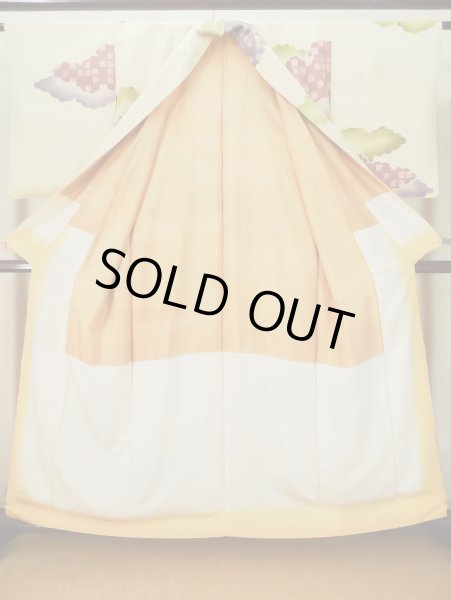 画像2: L0426N  小紋 女性用着物  シルク(正絹) ペール ライト イエロー(黄色), 雲 【中古】 【USED】 【リサイクル】 ★★★☆☆ (2)