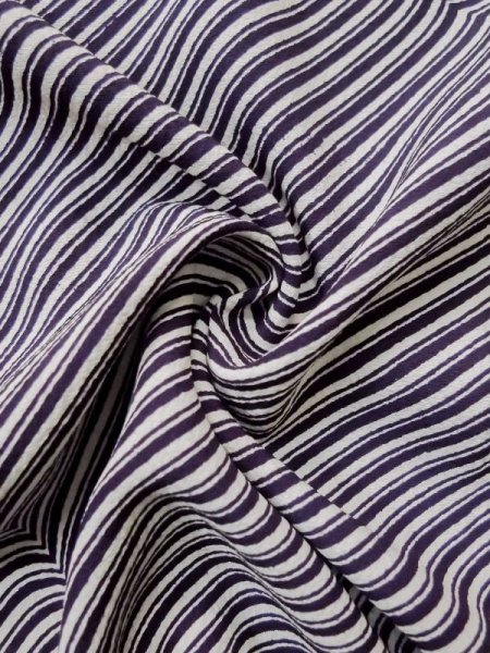 画像11: L0426O  小紋 女性用着物  シルク(正絹) 紫み  青, 線 【中古】 【USED】 【リサイクル】 ★★☆☆☆ (11)