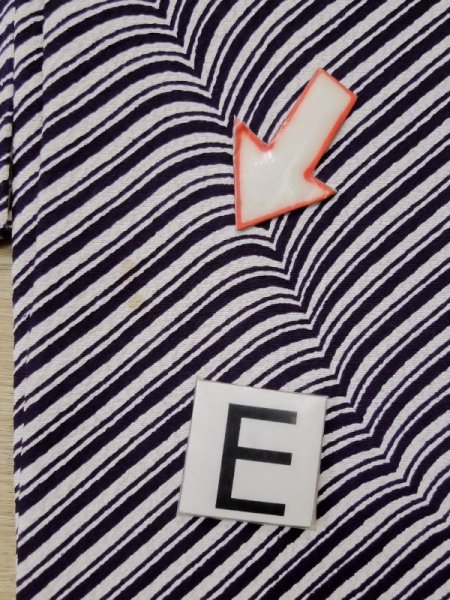 画像18: L0426O  小紋 女性用着物  シルク(正絹) 紫み  青, 線 【中古】 【USED】 【リサイクル】 ★★☆☆☆ (18)