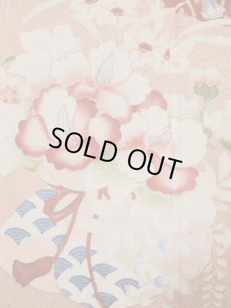 画像7: L0511E  L0511E 訪問着 女性用着物 巾着柄 シルク(正絹) 淡い 灰色がかった 珊瑚色, ぼたん 【中古】 【USED】 【リサイクル】 ★☆☆☆☆ (7)