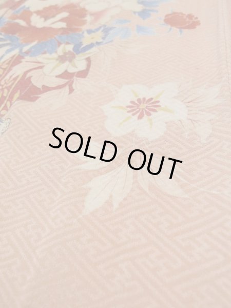 画像11: L0511E  L0511E 訪問着 女性用着物 巾着柄 シルク(正絹) 淡い 灰色がかった 珊瑚色, ぼたん 【中古】 【USED】 【リサイクル】 ★☆☆☆☆ (11)