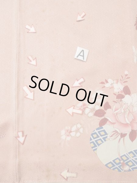 画像18: L0511E  L0511E 訪問着 女性用着物 巾着柄 シルク(正絹) 淡い 灰色がかった 珊瑚色, ぼたん 【中古】 【USED】 【リサイクル】 ★☆☆☆☆ (18)