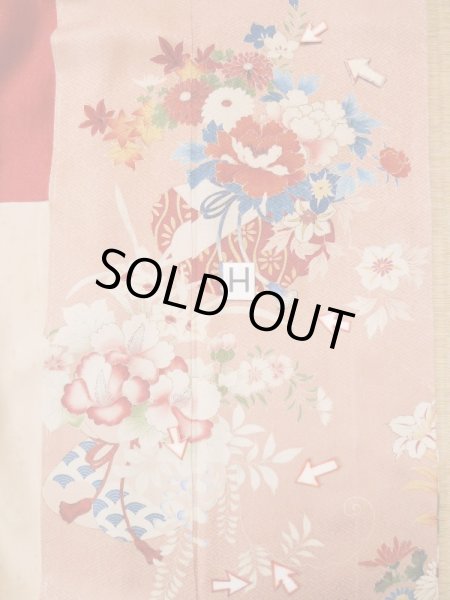 画像25: L0511E  L0511E 訪問着 女性用着物 巾着柄 シルク(正絹) 淡い 灰色がかった 珊瑚色, ぼたん 【中古】 【USED】 【リサイクル】 ★☆☆☆☆ (25)