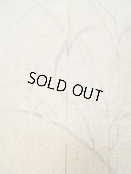 画像6: L0511G  L0511G 訪問着 女性用着物 トンボ柄、ほつれ、裂けあり、ウールと麻のような手触りです。 不明   ベージュ, 草 【中古】 【USED】 【リサイクル】 ★☆☆☆☆ (6)