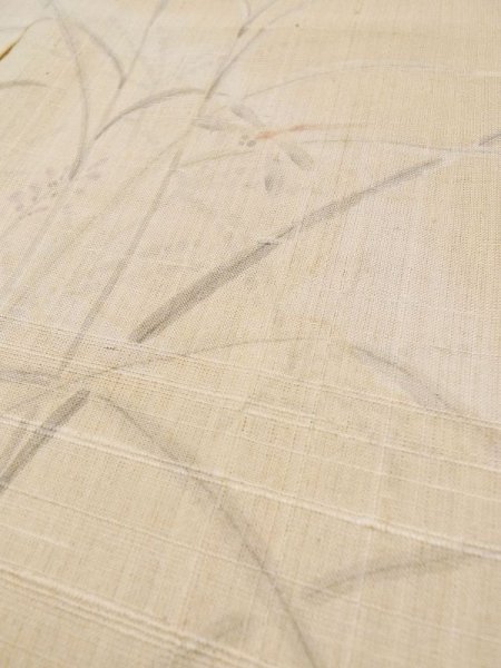 画像12: L0511G  L0511G 訪問着 女性用着物 トンボ柄、ほつれ、裂けあり、ウールと麻のような手触りです。 不明   ベージュ, 草 【中古】 【USED】 【リサイクル】 ★☆☆☆☆ (12)