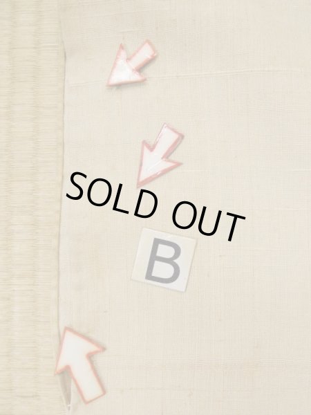 画像18: L0511G  L0511G 訪問着 女性用着物 トンボ柄、ほつれ、裂けあり、ウールと麻のような手触りです。 不明   ベージュ, 草 【中古】 【USED】 【リサイクル】 ★☆☆☆☆ (18)