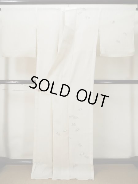 画像2: L0511H  L0511H 訪問着 女性用着物 穴あきあり、珍しい蟹柄、ウールと麻のような手触り。 不明   オフ ホワイト,  【中古】 【USED】 【リサイクル】 ★☆☆☆☆ (2)