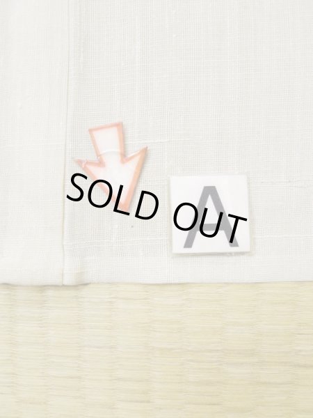 画像17: L0511H  L0511H 訪問着 女性用着物 穴あきあり、珍しい蟹柄、ウールと麻のような手触り。 不明   オフ ホワイト,  【中古】 【USED】 【リサイクル】 ★☆☆☆☆ (17)