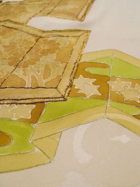 画像10: L0511R  L0511R 訪問着 女性用着物 屏風柄、汚れ/染みあり シルク（正絹） 淡い 赤み 橙色, 菊 【中古】 【USED】 【リサイクル】 ★☆☆☆☆ (10)