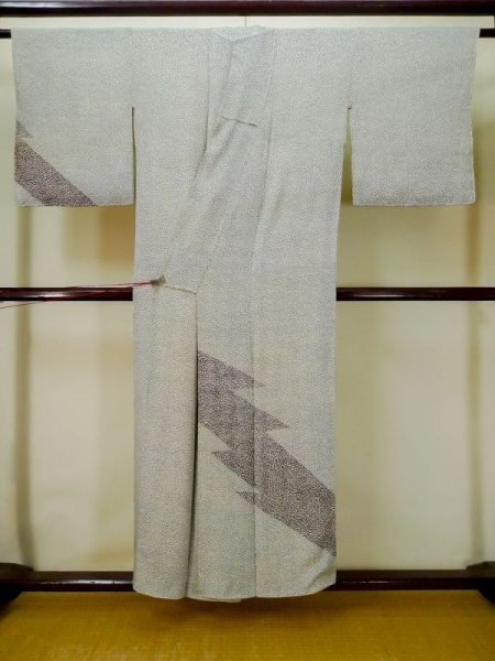 画像2: L0511T  L0511T 訪問着 女性用着物  シルク(正絹) 淡い 灰色がかった 水色, 小さな点々 【中古】 【USED】 【リサイクル】 ★★☆☆☆ (2)