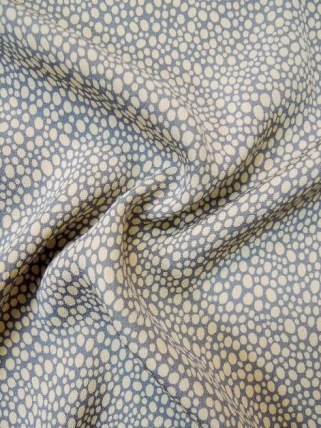画像12: L0511T  L0511T 訪問着 女性用着物  シルク(正絹) 淡い 灰色がかった 水色, 小さな点々 【中古】 【USED】 【リサイクル】 ★★☆☆☆ (12)
