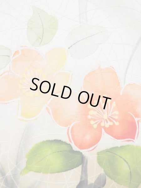 画像8: L0519I  訪問着 女性用着物  シルク（正絹） シャイニー  オフ　ホワイト, 梅 【中古】 【USED】 【リサイクル】 ★★☆☆☆ (8)