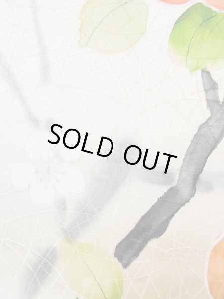 画像9: L0519I  訪問着 女性用着物  シルク（正絹） シャイニー  オフ　ホワイト, 梅 【中古】 【USED】 【リサイクル】 ★★☆☆☆ (9)