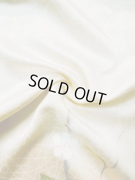 画像13: L0519I  訪問着 女性用着物  シルク（正絹） シャイニー  オフ　ホワイト, 梅 【中古】 【USED】 【リサイクル】 ★★☆☆☆ (13)