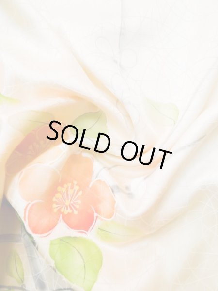 画像14: L0519I  訪問着 女性用着物  シルク（正絹） シャイニー  オフ　ホワイト, 梅 【中古】 【USED】 【リサイクル】 ★★☆☆☆ (14)