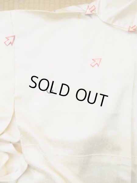 画像18: L0519I  訪問着 女性用着物  シルク（正絹） シャイニー  オフ　ホワイト, 梅 【中古】 【USED】 【リサイクル】 ★★☆☆☆ (18)